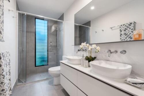 shower glass partition